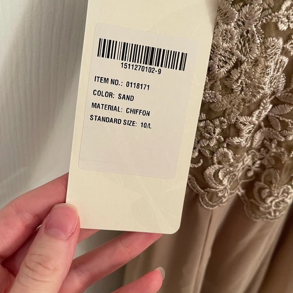 Formal Dress - Picture 6 of 6